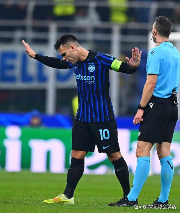 转折点武汉三镇回应争议；欧联今晨攻防权衡；球迷炸锅；阵容厚度经受考验(武庙十哲七十二将含金量)